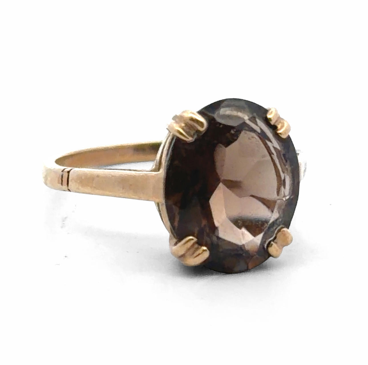 SMOKY QUARTZ 9CT GOLD RING.