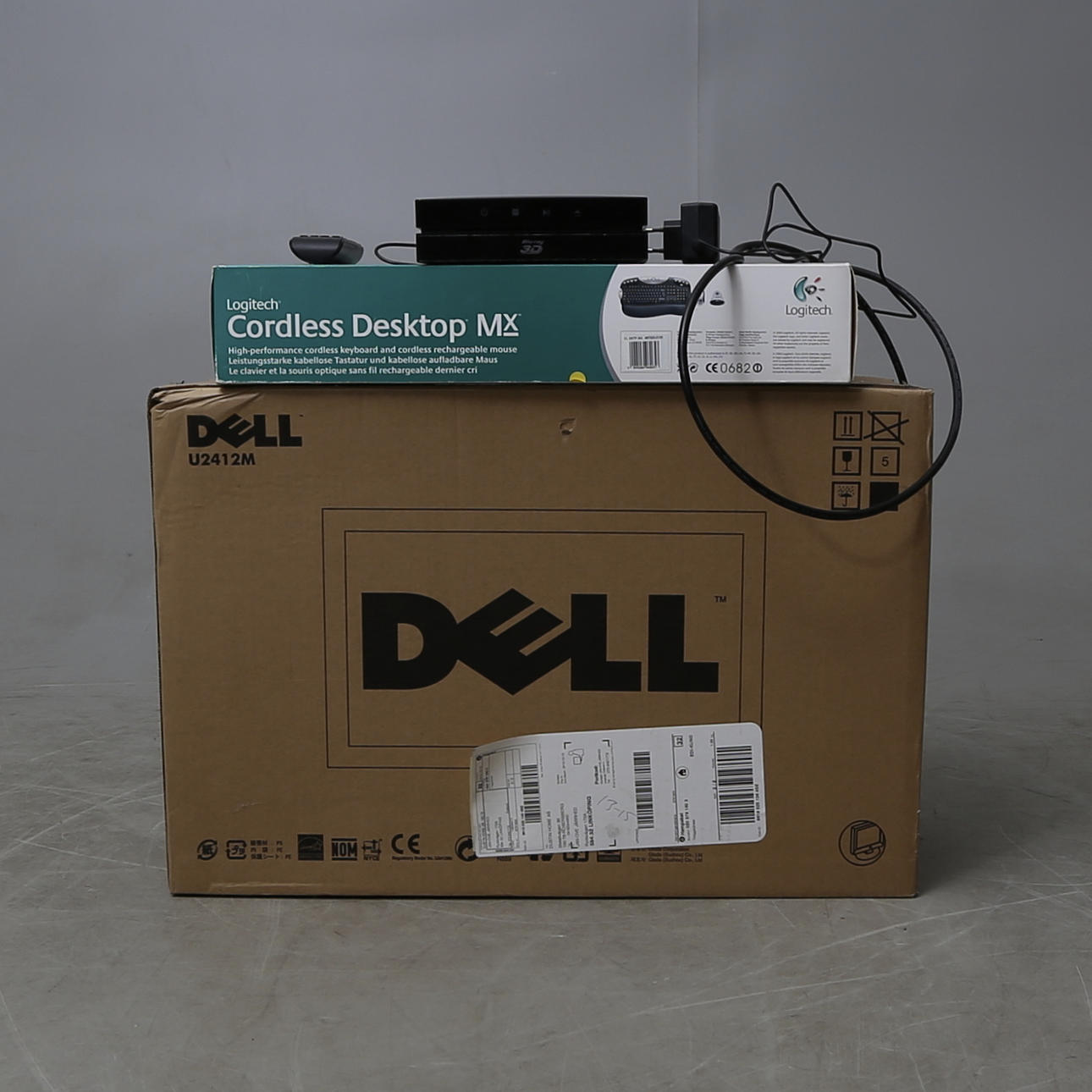 DATASKÄRM, Dell, BLU-RAYSPELARE, 3D, TANGENTBORD MED MUS, Logitech.