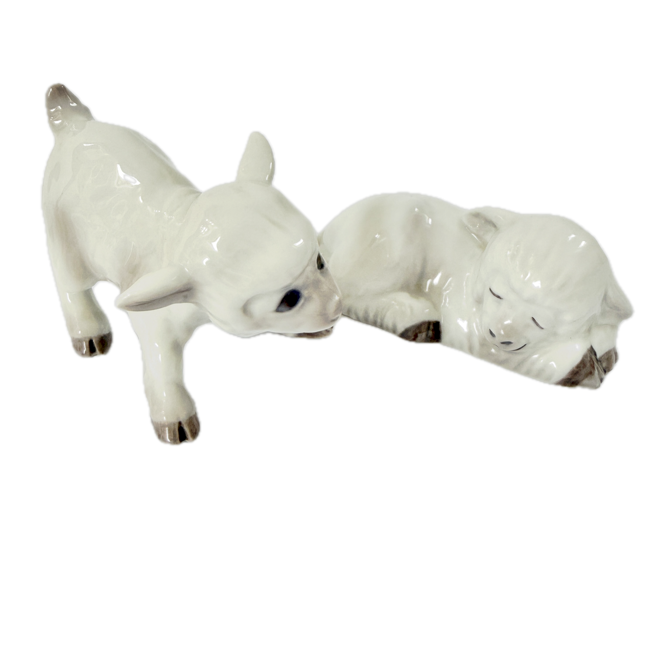 BING & GRØNDAHL, DANMARK. Figuriner. 2st. Lamm.