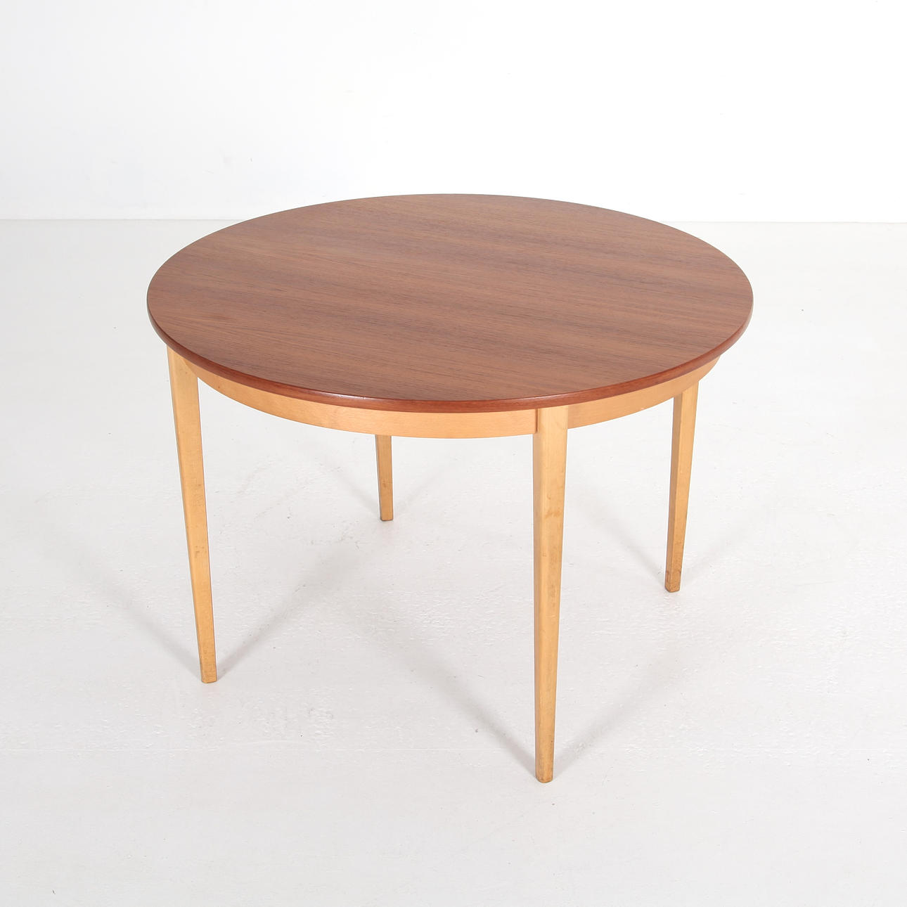 RUNT MATBORD, diameter 104 cm, teak Sverige 1960-tal.
