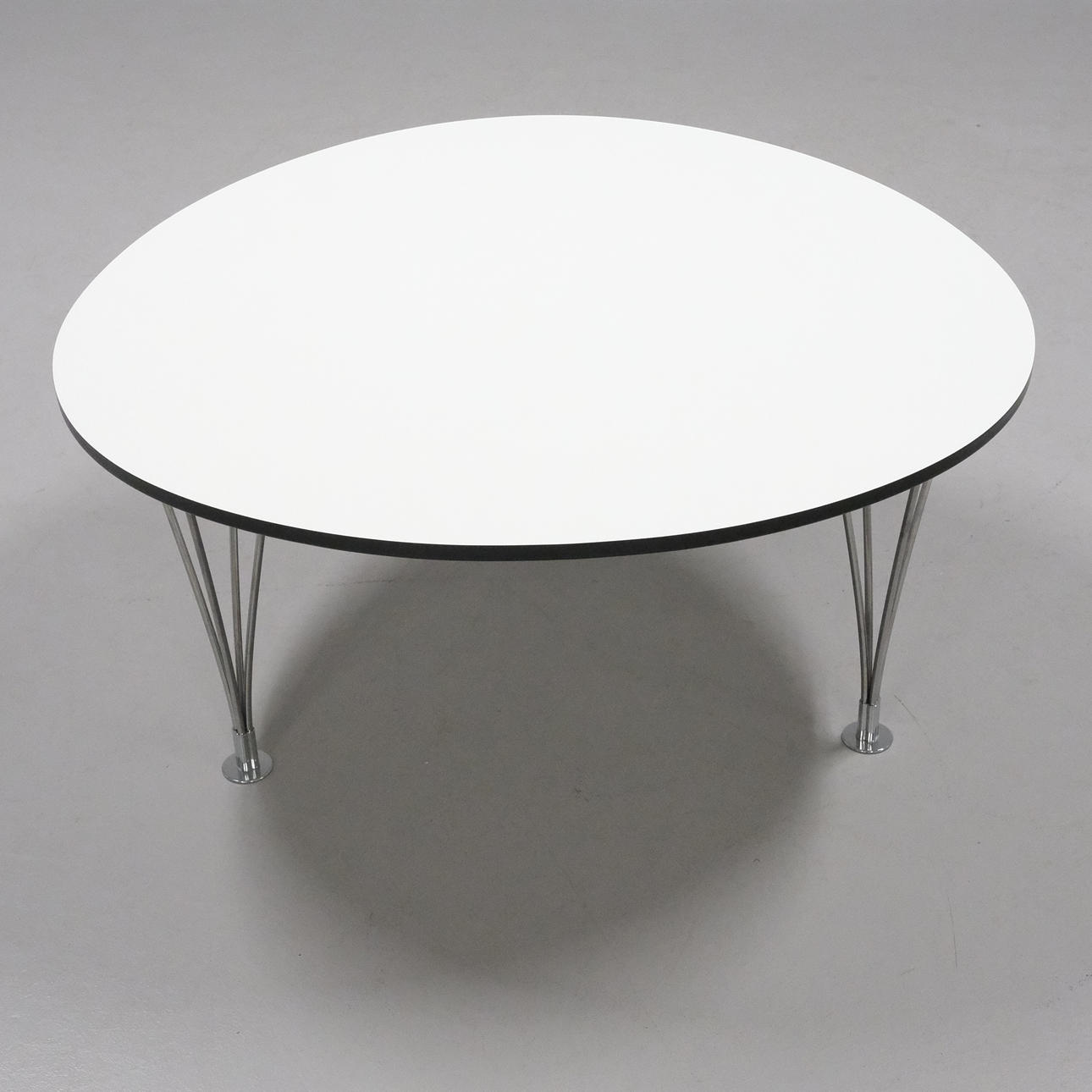 BRUNO MATHSSON & PIET HEIN. SOFFBORD, "TRISUPERELLIPS".