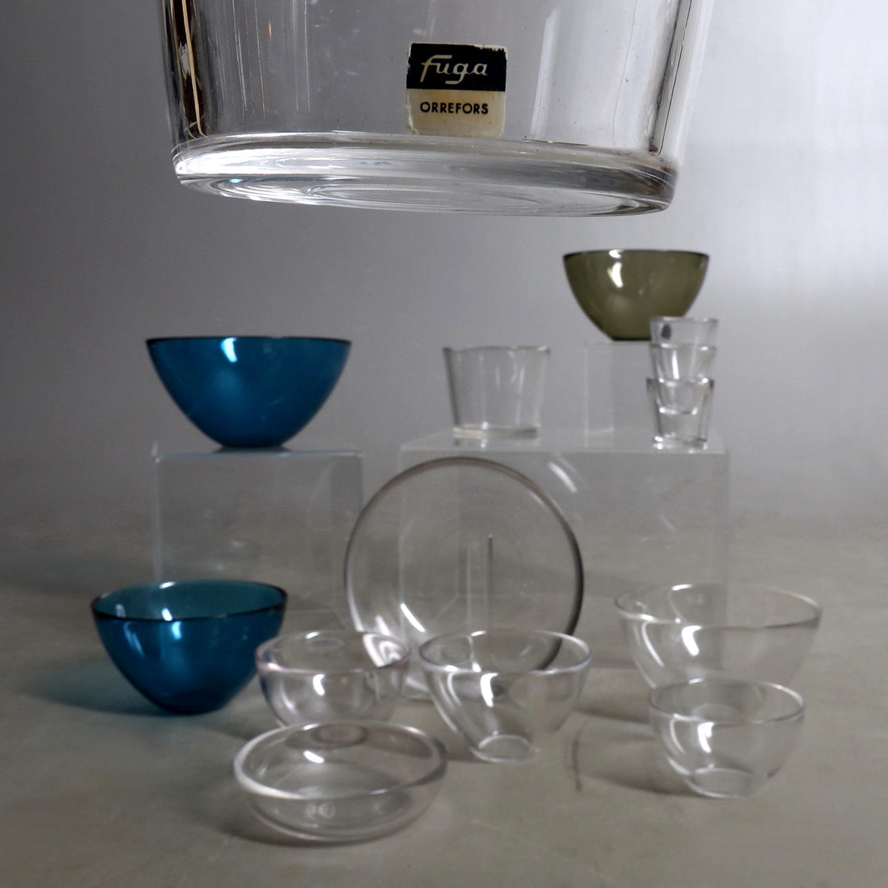 SKÅLAR, 9 st, YTTERFODER, 1 par, VASER 3 st, glas, "Fuga", Sven Palmqvist, Orrefors.