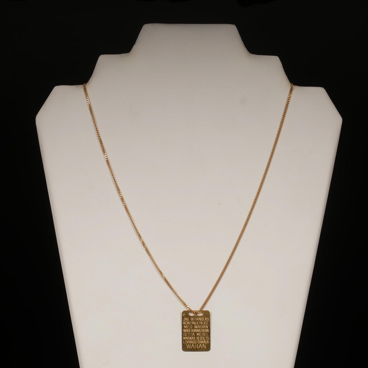 ID TAG WITH CHAIN, 18K gold.