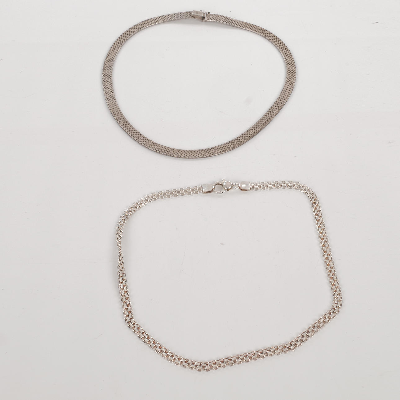 COLLIER/HALSBAND, 2 st, silver.