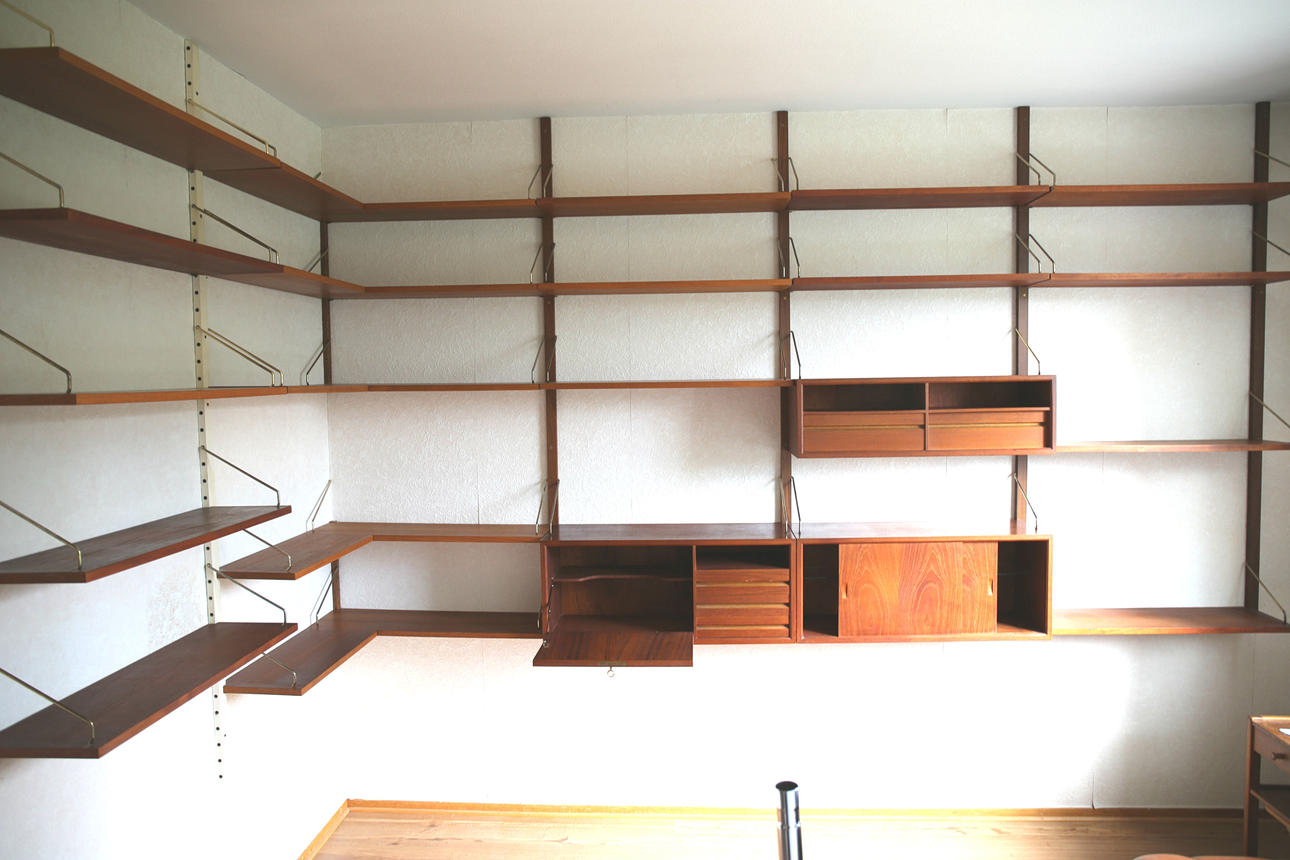 POUL CADOVIUS. Bokhylla, teak, "Royal System", Danmark, 1900-talets mitt.