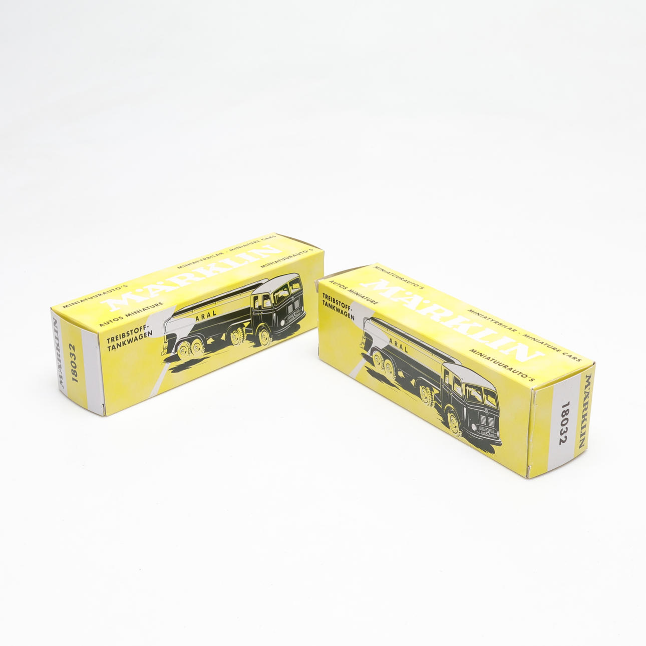 MODEL CARS, 2 pcs, Märklin, ARAL in boxes, replicas.