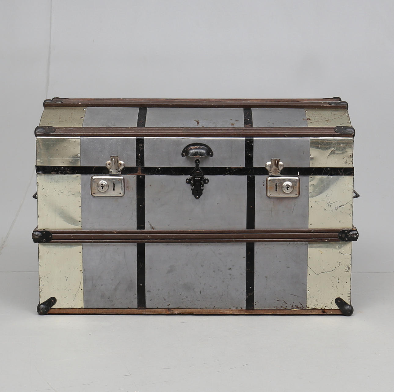 KOFFERT/VINSTÄLL, 1900-tal.