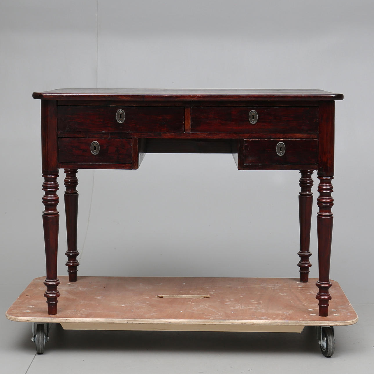 SKRIVBORD, 1800-talets andra hälft.