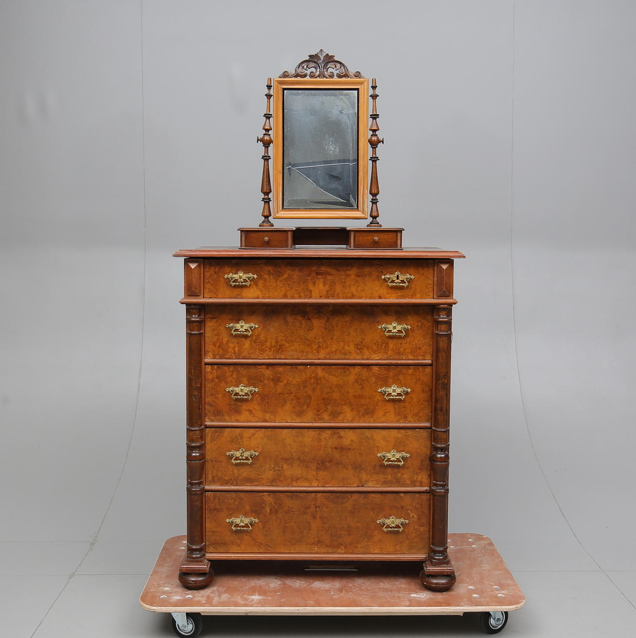 SPEGELBYRÅ, 1800-talets andra hälft.