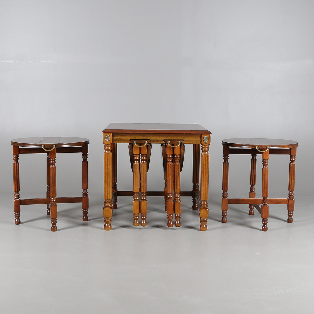 SATSBORD, 5 delar, ekfanér, engelsk stil, 1900-tal.