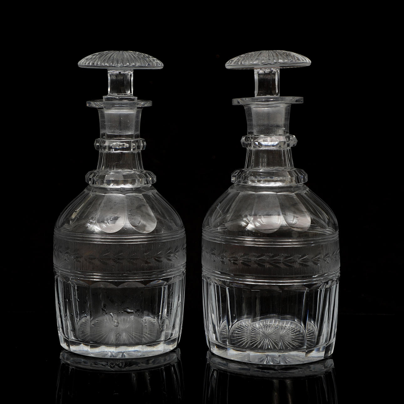 KARAFFER, 1 par, slipat glas.