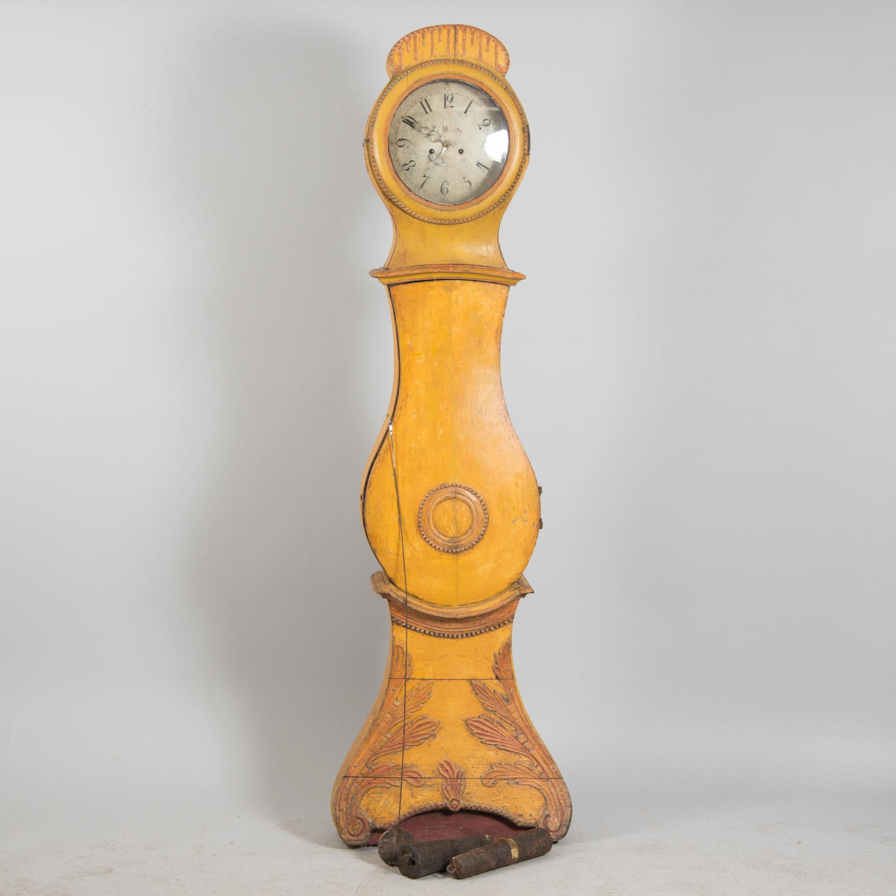 GOLVUR, målat trä, 1700/1800-tal, urtavlam märkt PMS, rokokostil.