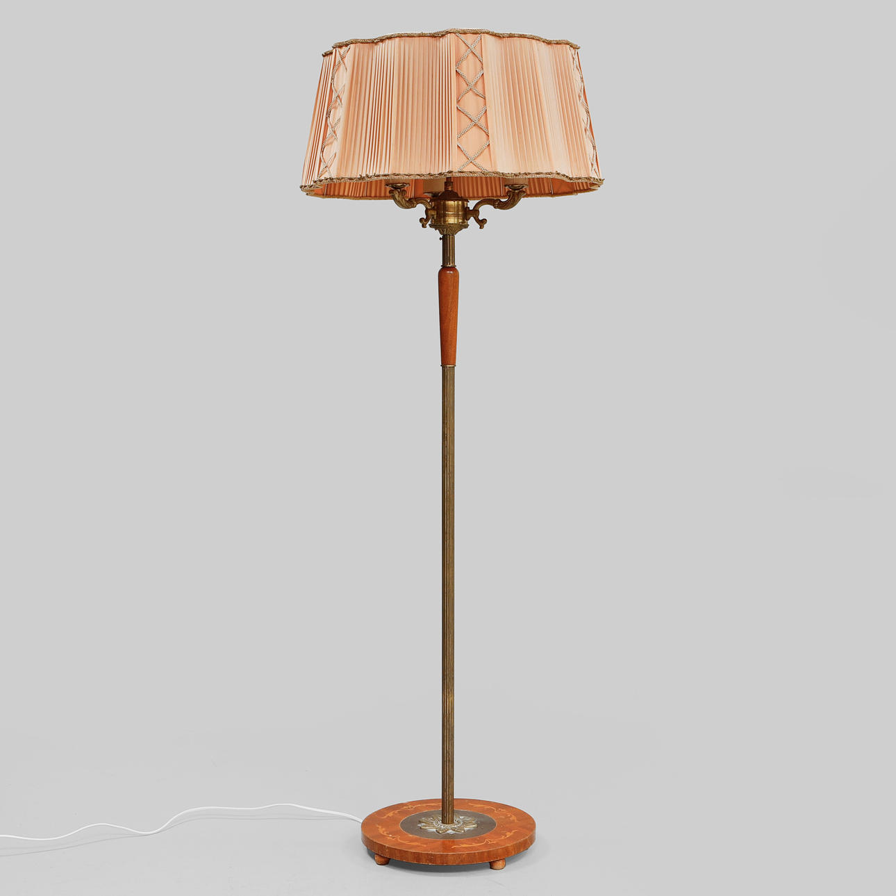 GOLVLAMPA, 1900-tal.