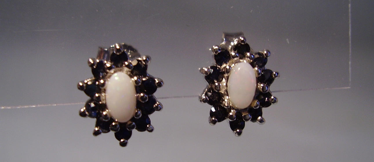 OPAL SAFIR ÖRHÄNGEN.