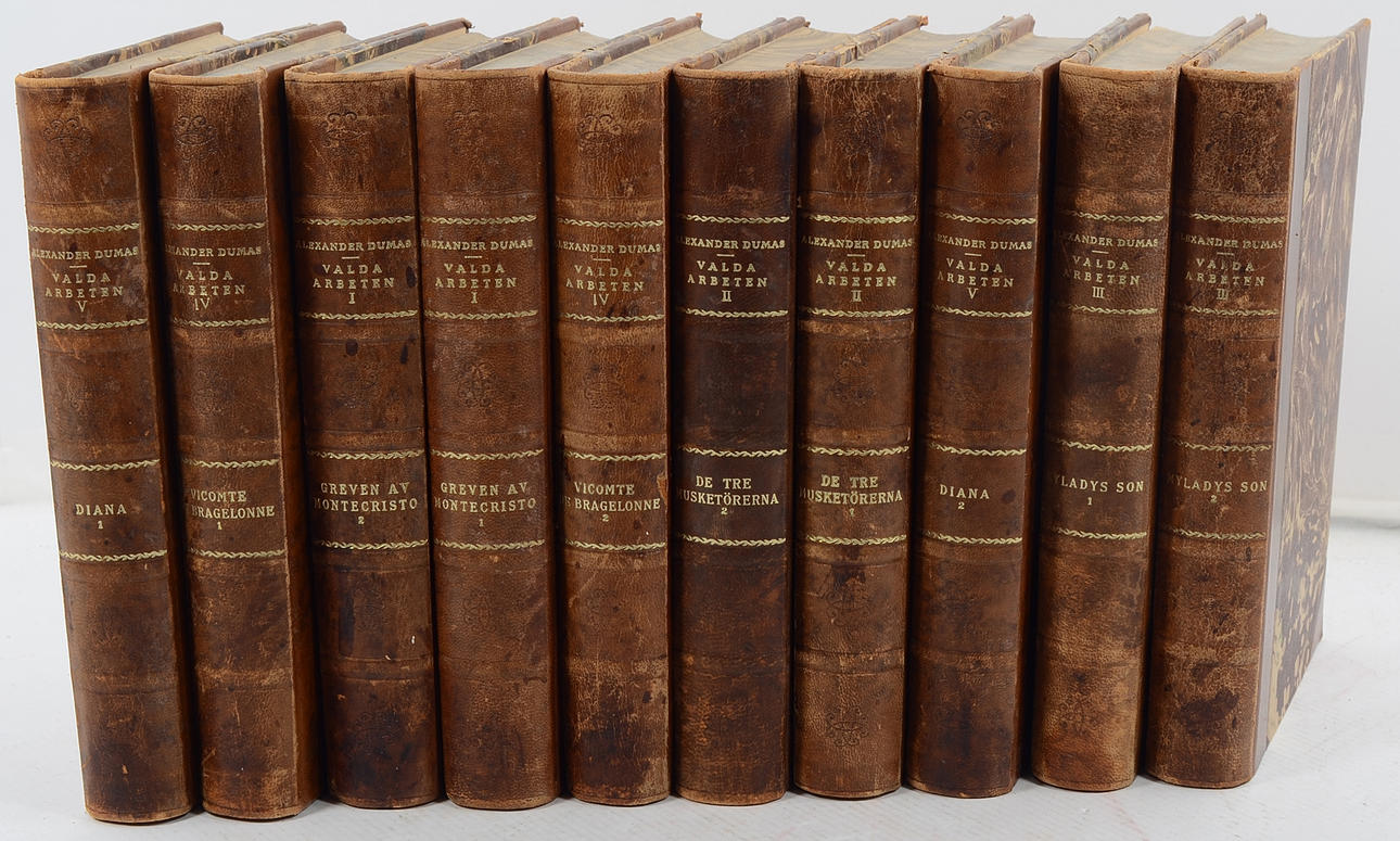 DUMAS, D. Ä. ALEXANDER. De tre musketörerna I-II. Greven av Montecristo I-II. Diana I-II. Myladys son I-II. Vicomte de Bragelonne I-II.