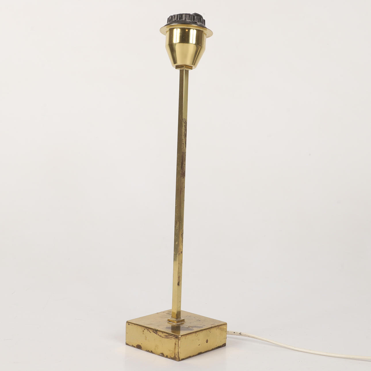 BORDSLAMPA, mässing, märkt L.R.