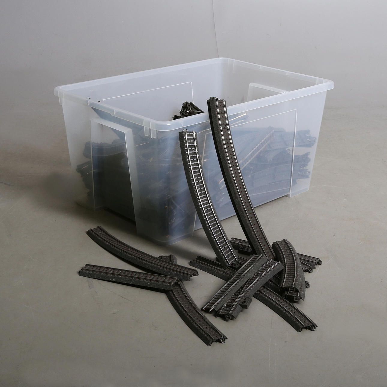 MÄRKLIN C-RÄLS cirka 155 delar.