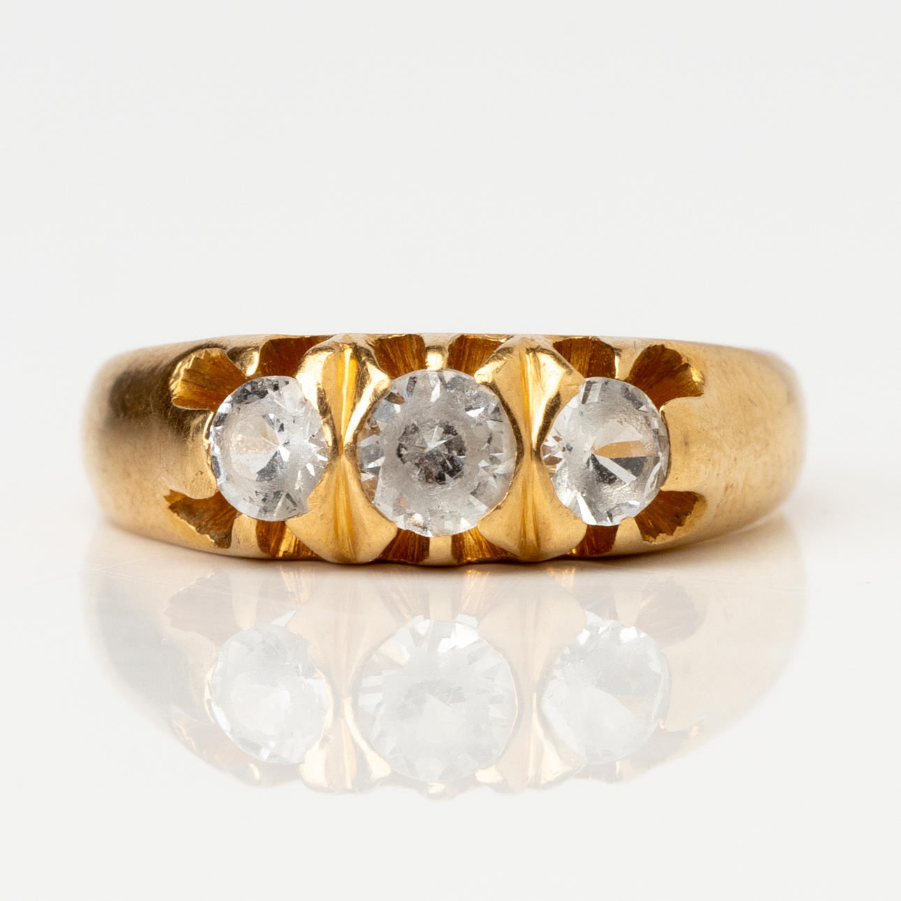 RING, 18k guld med vita stenar, BEF, 1956.