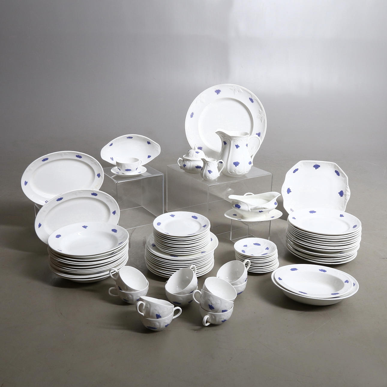 SERVISDELAR, 72 delar, porslin, bland annat "Blå Blom", Gustavsberg.