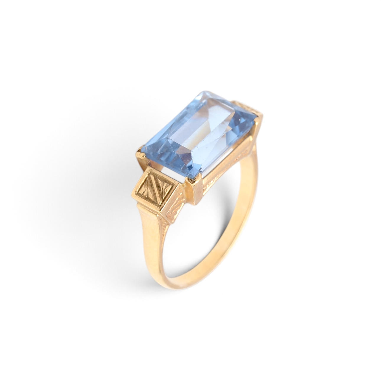 Art Déco-ring i guld, omkring 1930.