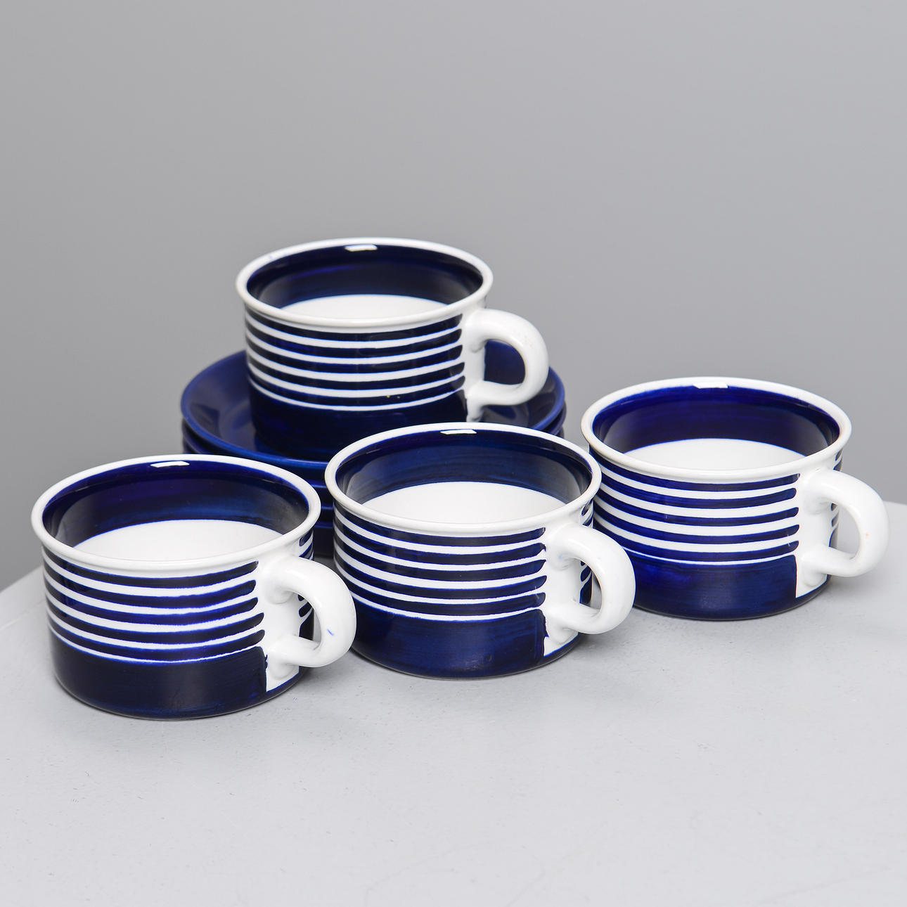 KARIN BJÖRQUIST. Teacups, 4 pcs, earthenware, "Kobolt", Gustavsberg.