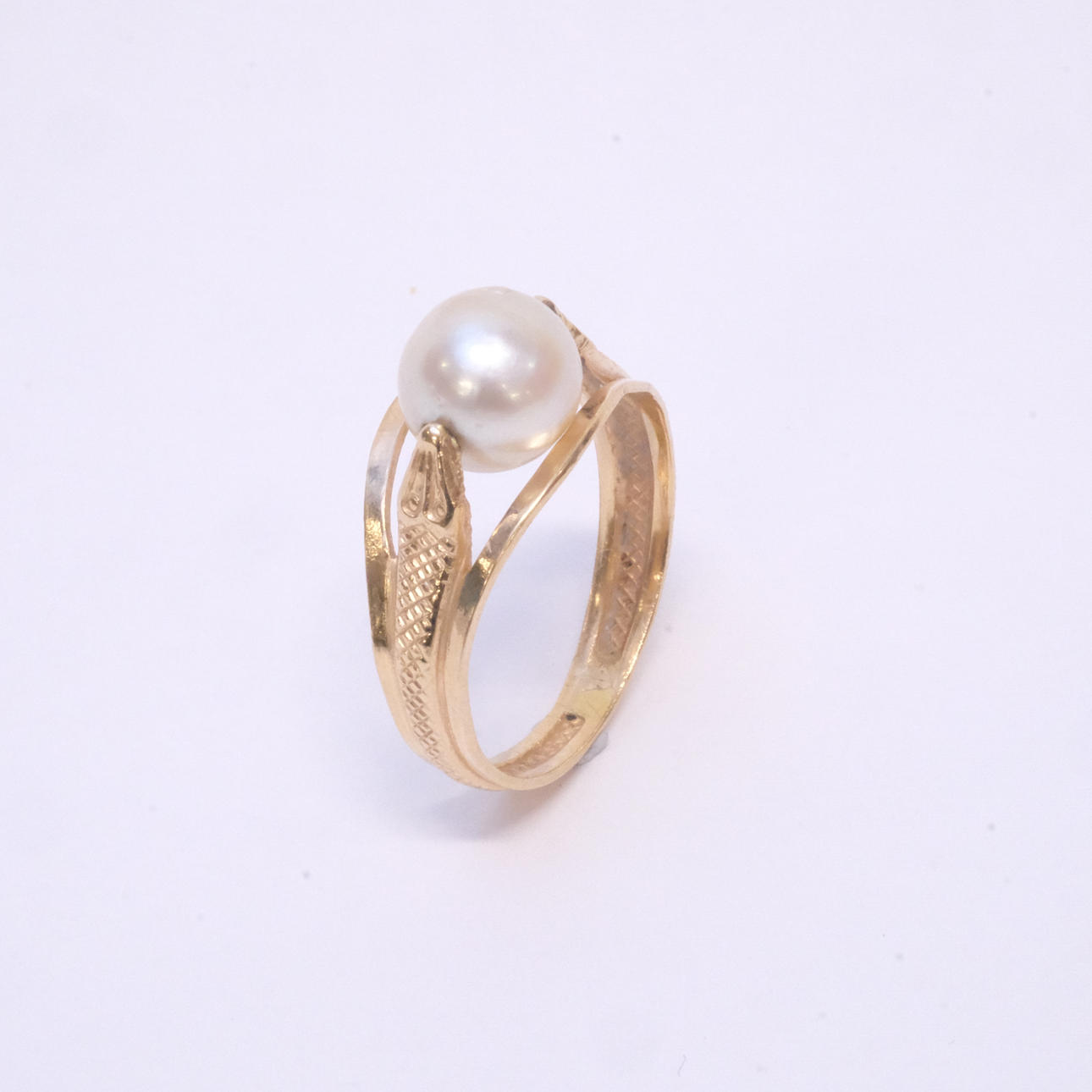 RING MED PÄRLA, 18K GULD.