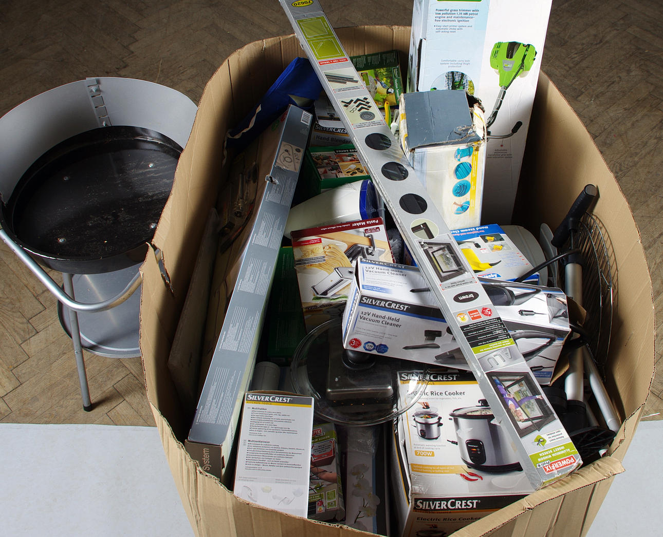 KONKURSPARTI, en pall.