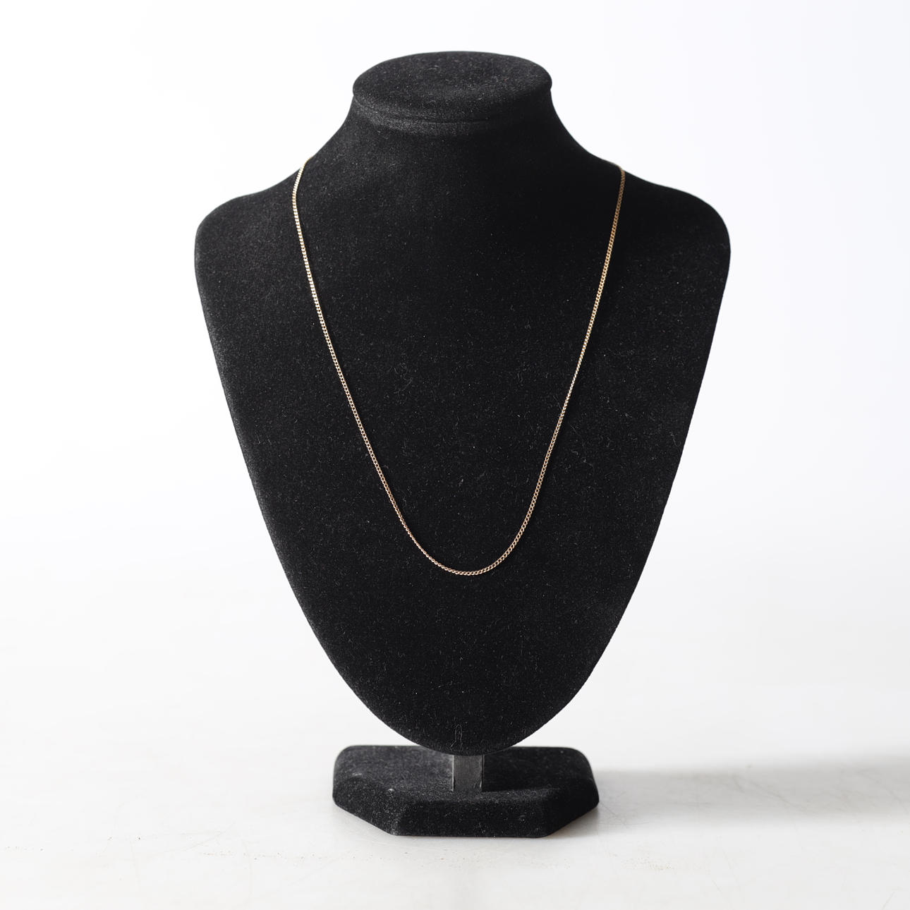 COLLIER, 18K guld, pansarlänk. Totalvikt ca 3,2 gram.