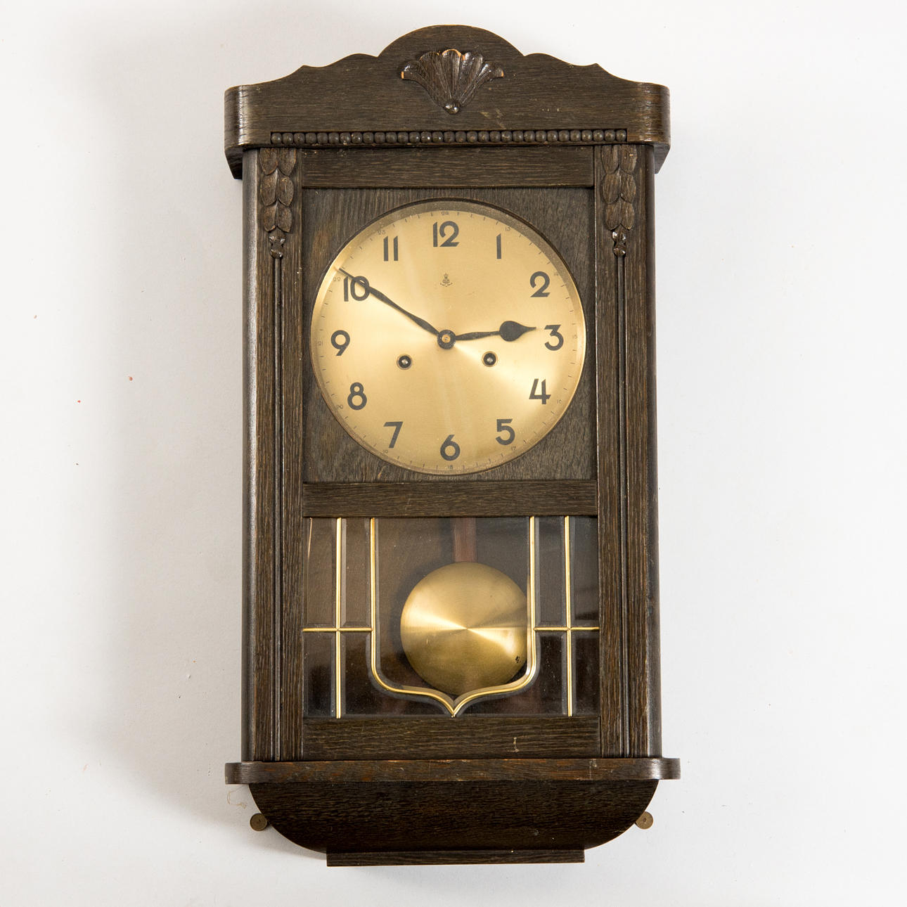 VÄGGUR, ek med fasettslipat glas, Gustav Becker, 1900-talets första hälft.