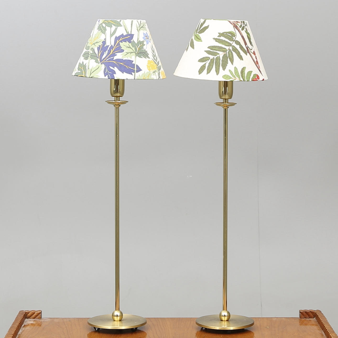 BORDSLAMPOR, ett par, mässing, Konsthantverk AB, Tyringe.