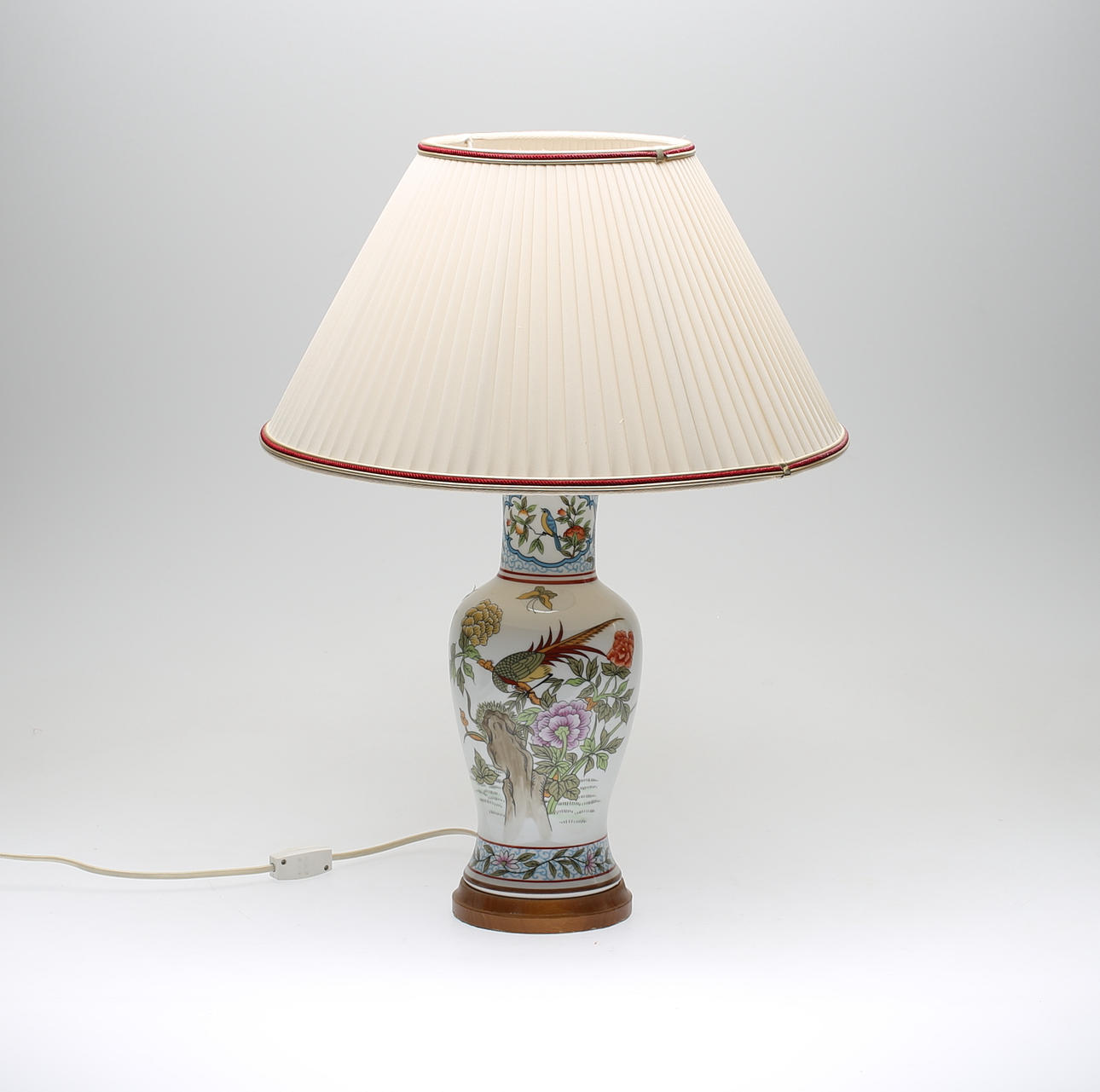 BORDSLAMPA, porslin, 1900-talets andra hälft.