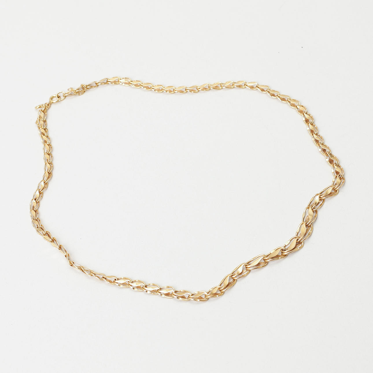 COLLIER, 18k guld, vikt ca 14 gram.