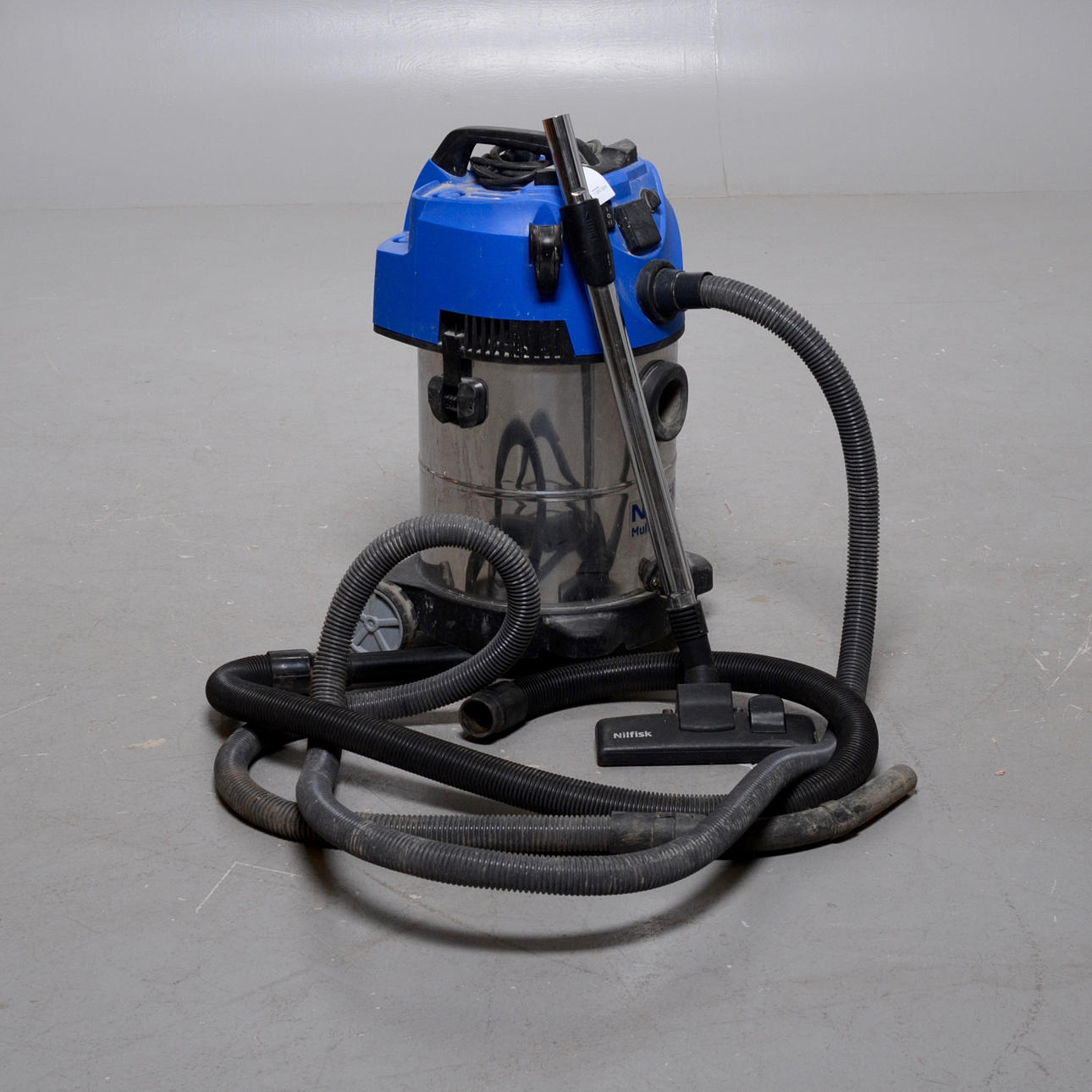 VÅTDAMMSUGARE. NILFISK.