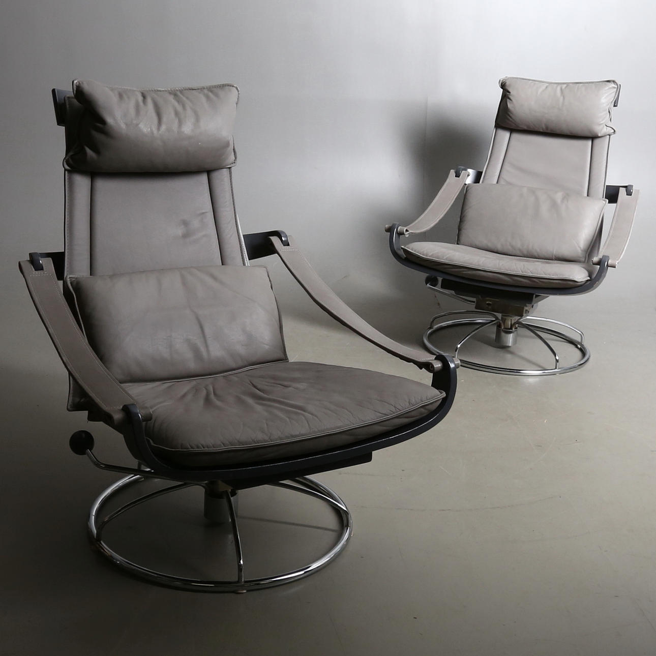 FÅTÖLJER, 1 par, omärkta, 1900-talets andra hälft.