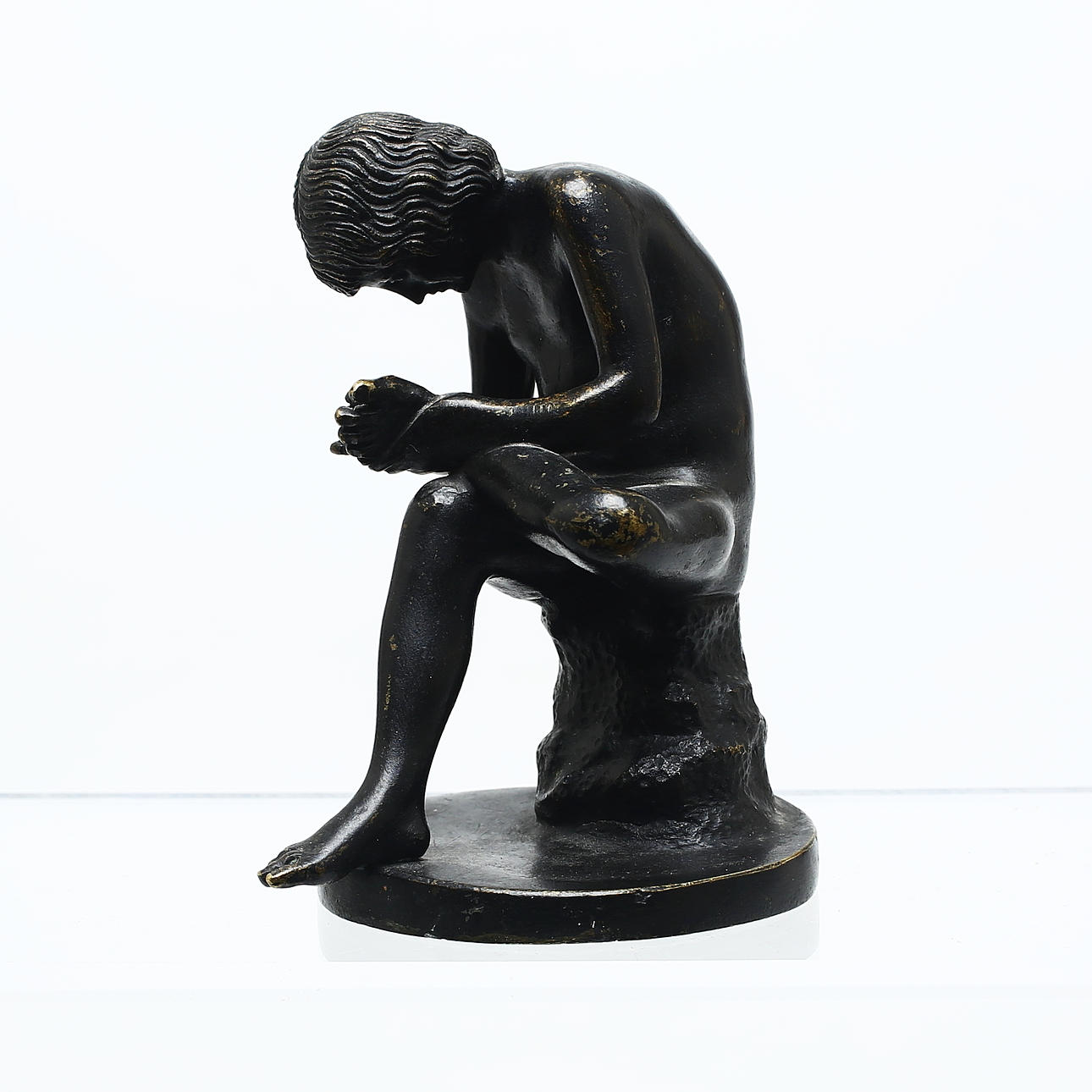 SKULPTUR, "Törnutdragaren", patinerad brons, kopia efter antik förlaga.