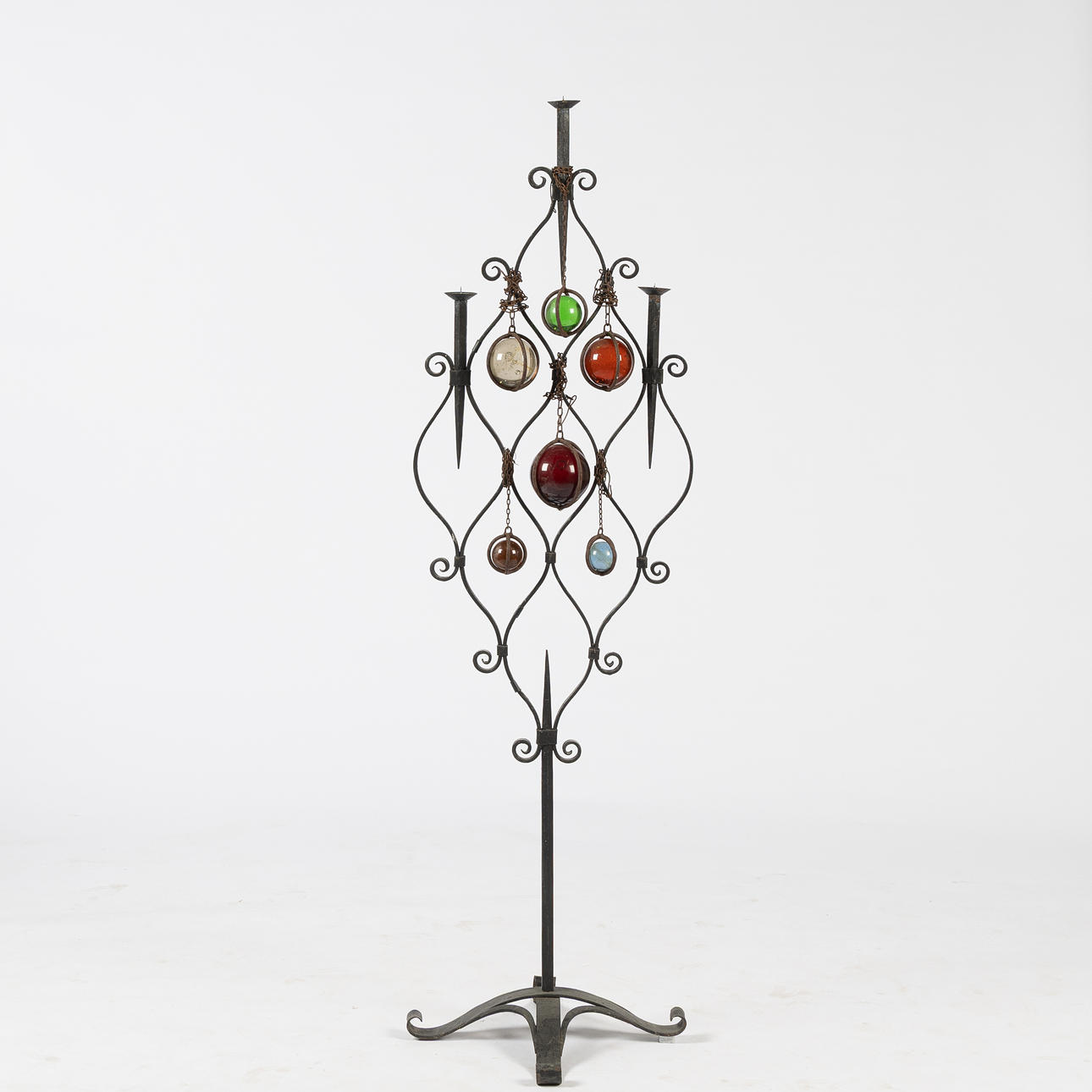 GOLVLJUSSTAKE, smide med färgade glaskulor, 1900-tal.