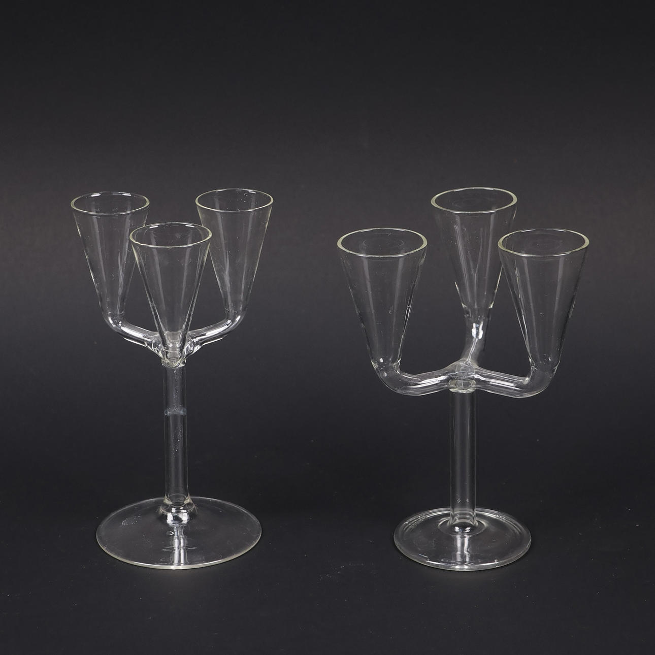 SNAPSGLAS, 3-armade, möjligen Trelleborgs Glasbruk, 2 st.