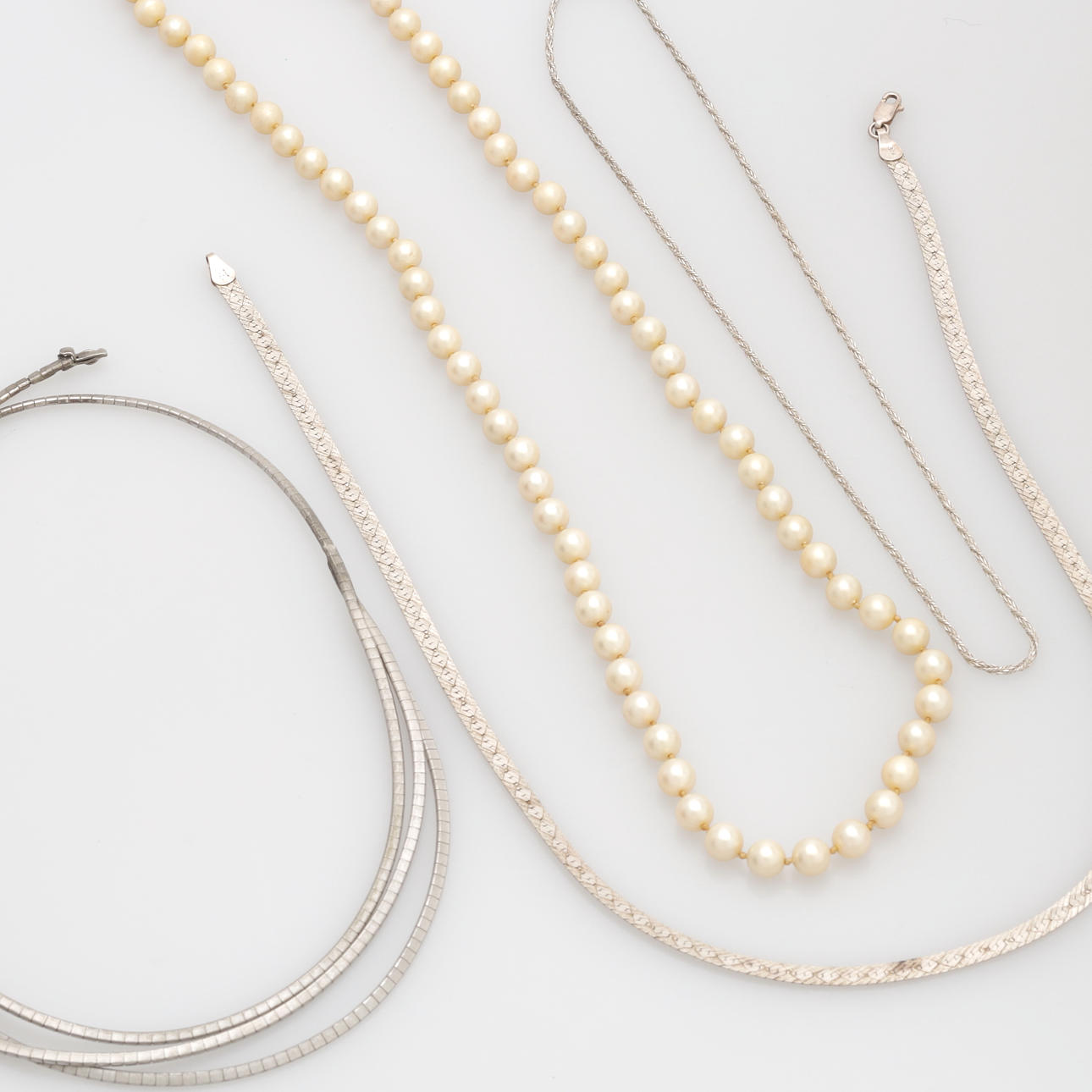 HALSBAND, 4 st, silver, totalvikt 69,5 gram.