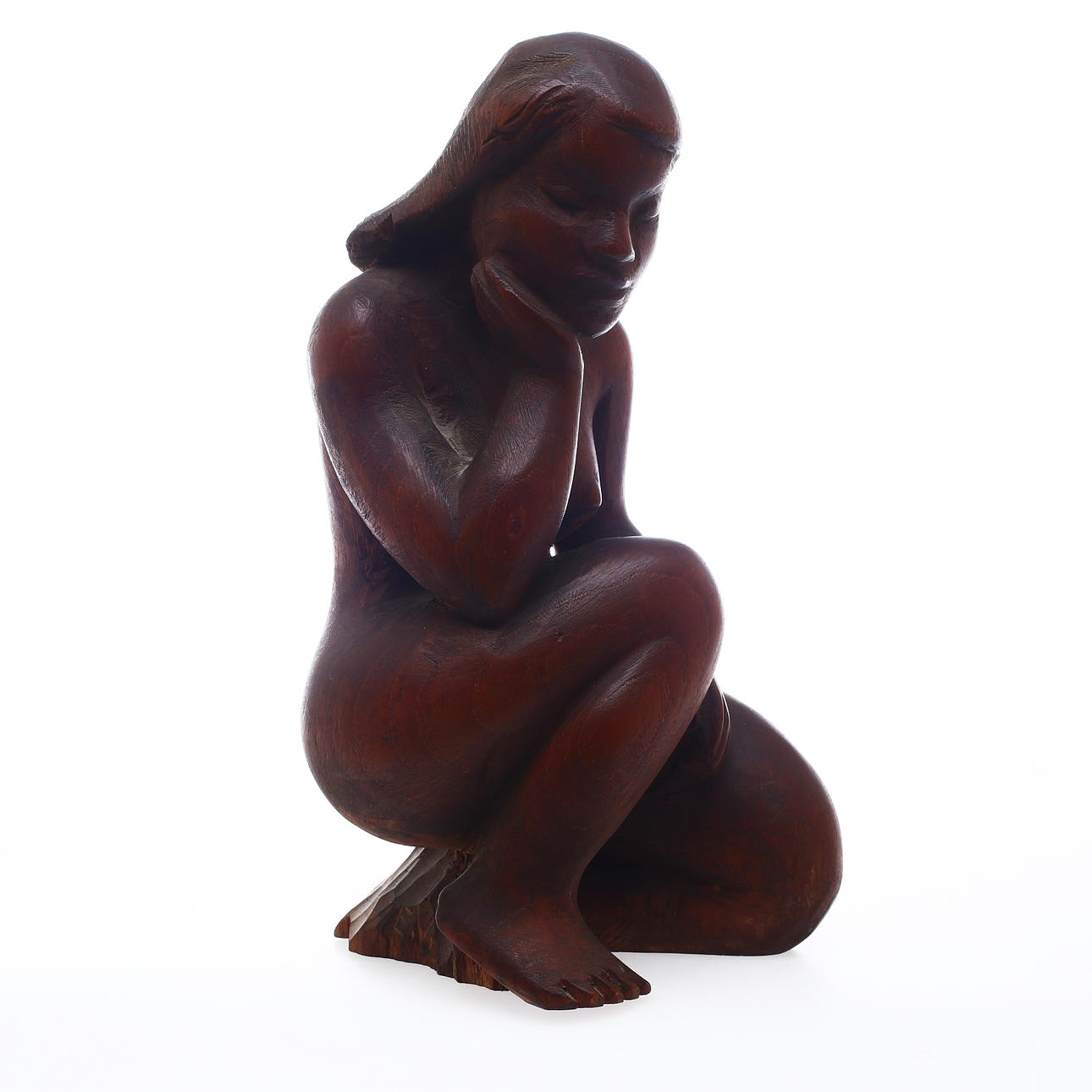 ERLING VALLDEBY. Skulptur, hukande kvinna, trä, signerad E.V.