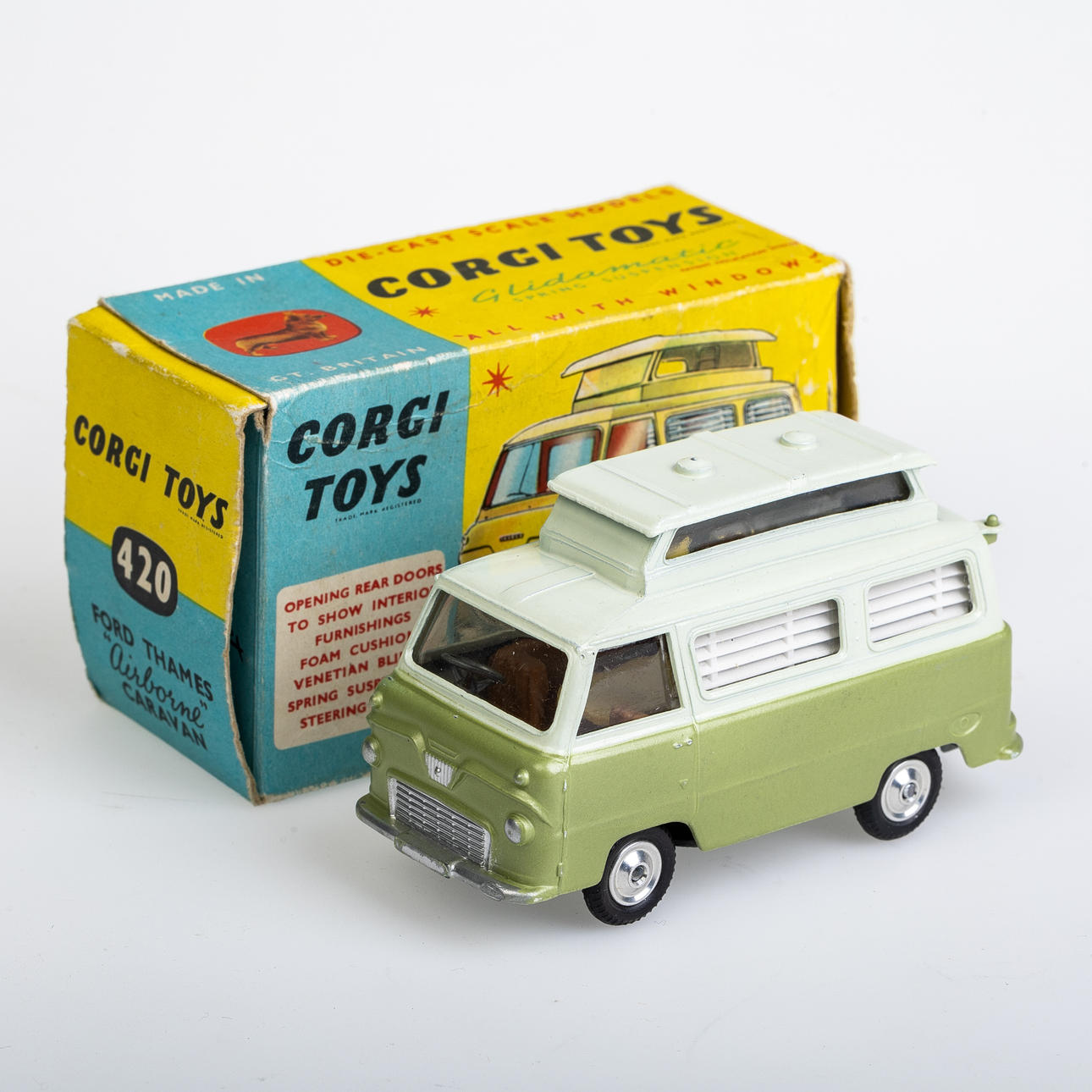 CORGI 420 FORD THAMES AIRBORNE CARAVAN.