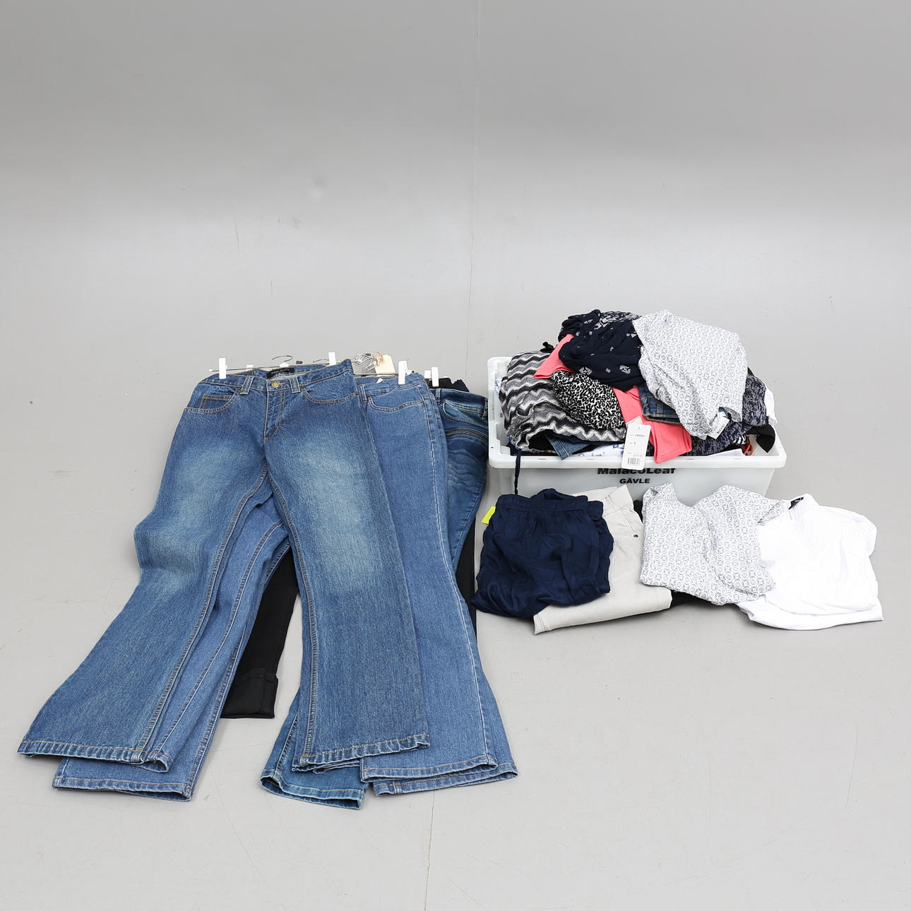 PARTI DAM/HERRKLÄDER.