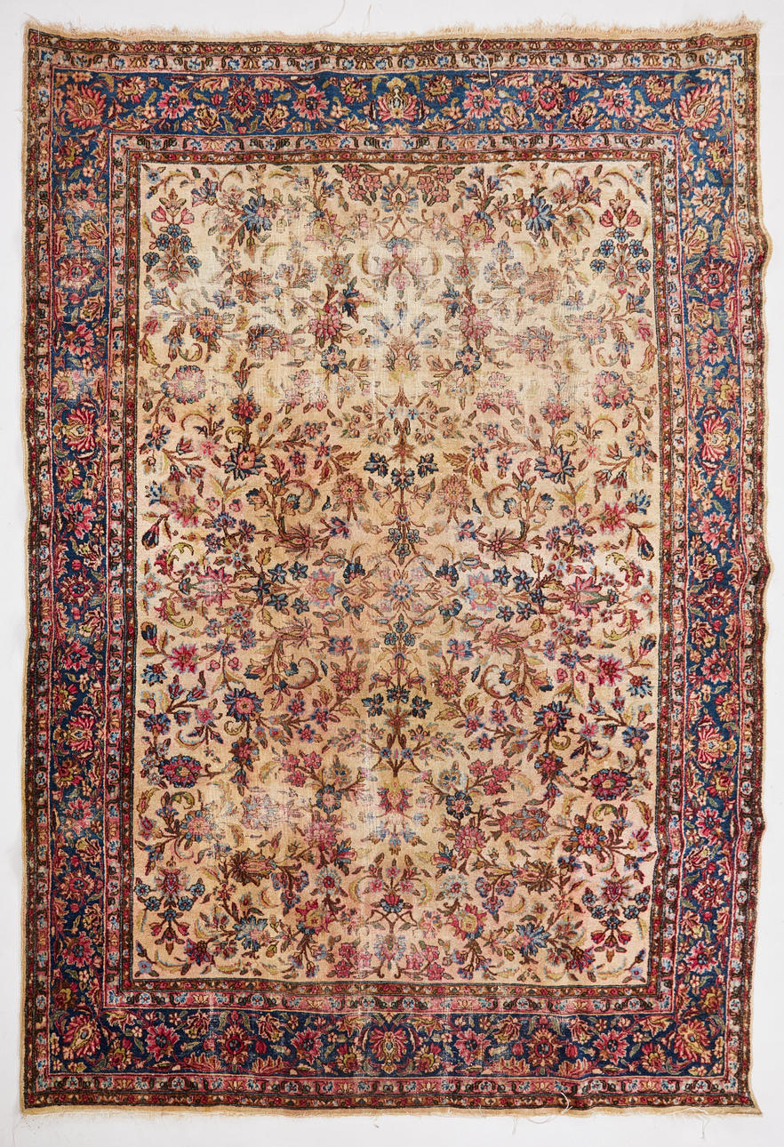 ORIENTMATTA. Täbriz, semiantik, ca 305x211 cm.