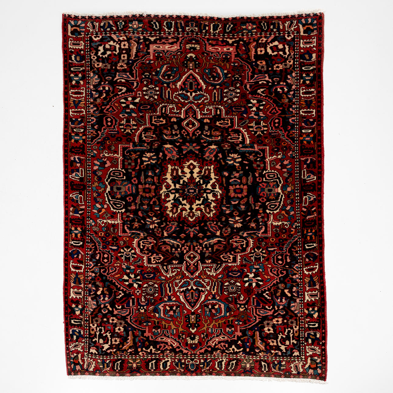 MATTA, Bakhtiari, ca 295 x 197 cm.