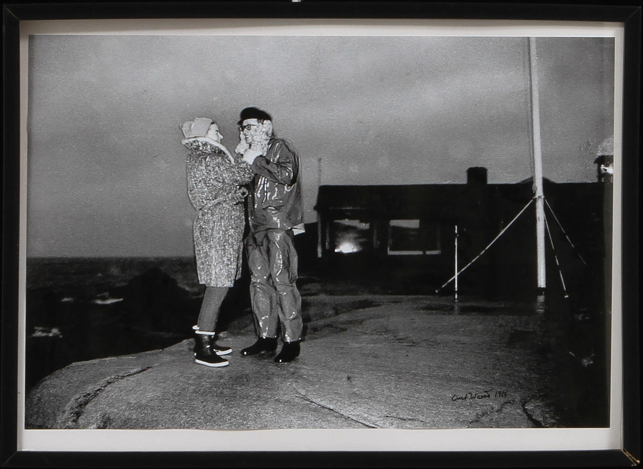 CURT WARÅS. "Ingrid Bergman och Lasse Smith nyår 1966", fotografi, signerad.