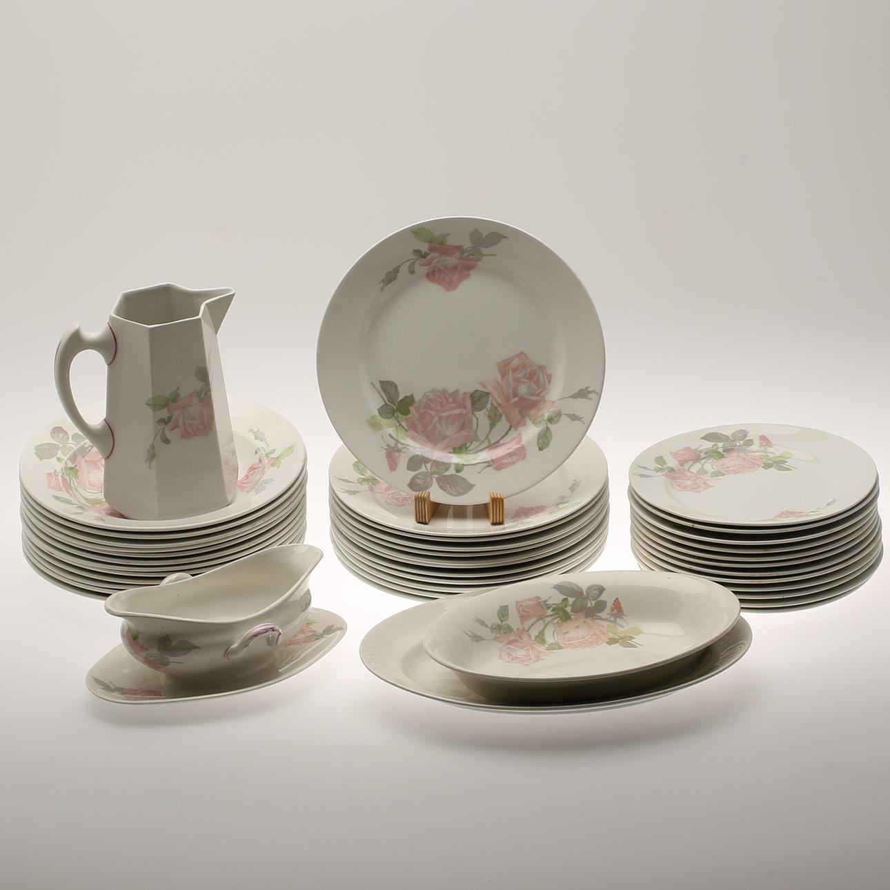 MATSERVIS, 40 delar, porslin, "Matta rosor" Gustavsberg 5228.