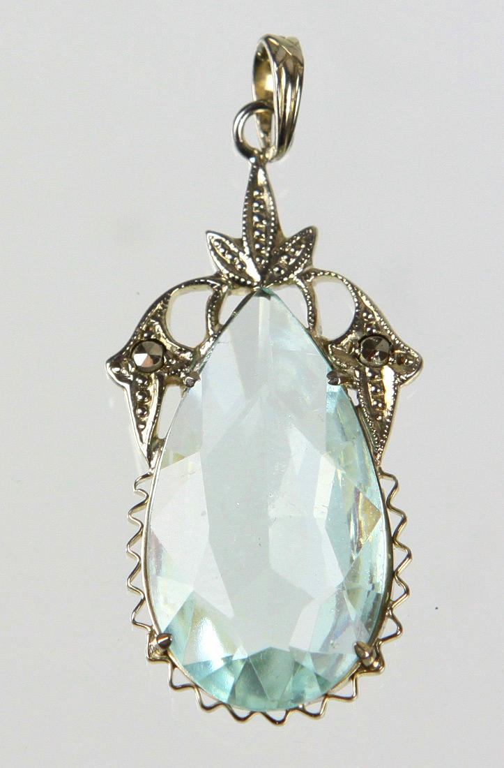 ART DECO HÄNGEN, med markasiter.