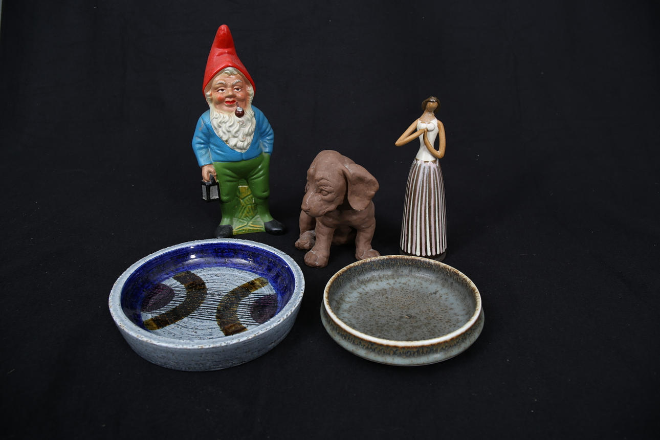 PRYDNADSFÖREMÅL, porslin/ stengods, 5 delar,bland annat Rörstrand.