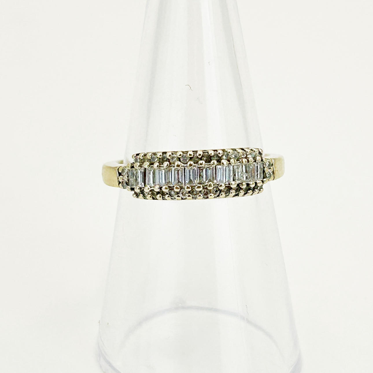 DIAMANTRING I 18KT GULD.
