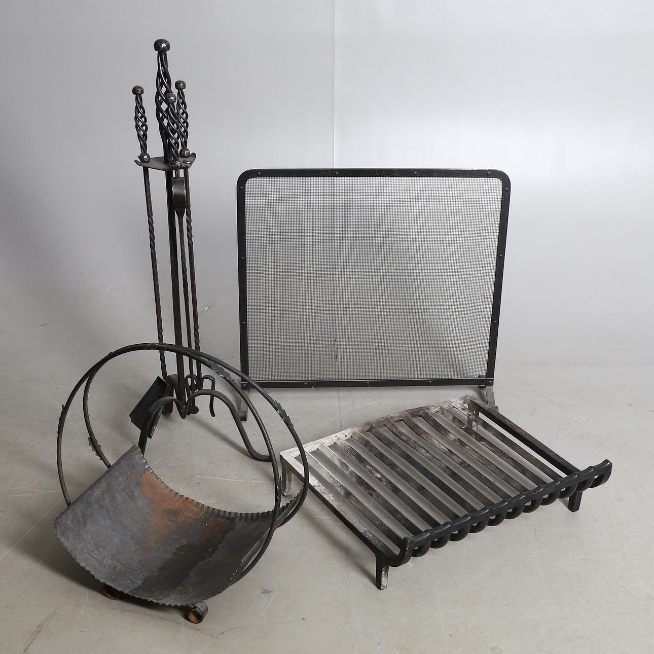 ELDSTADSTILLBEHÖR, 4 delar, smide, 1900-tal.