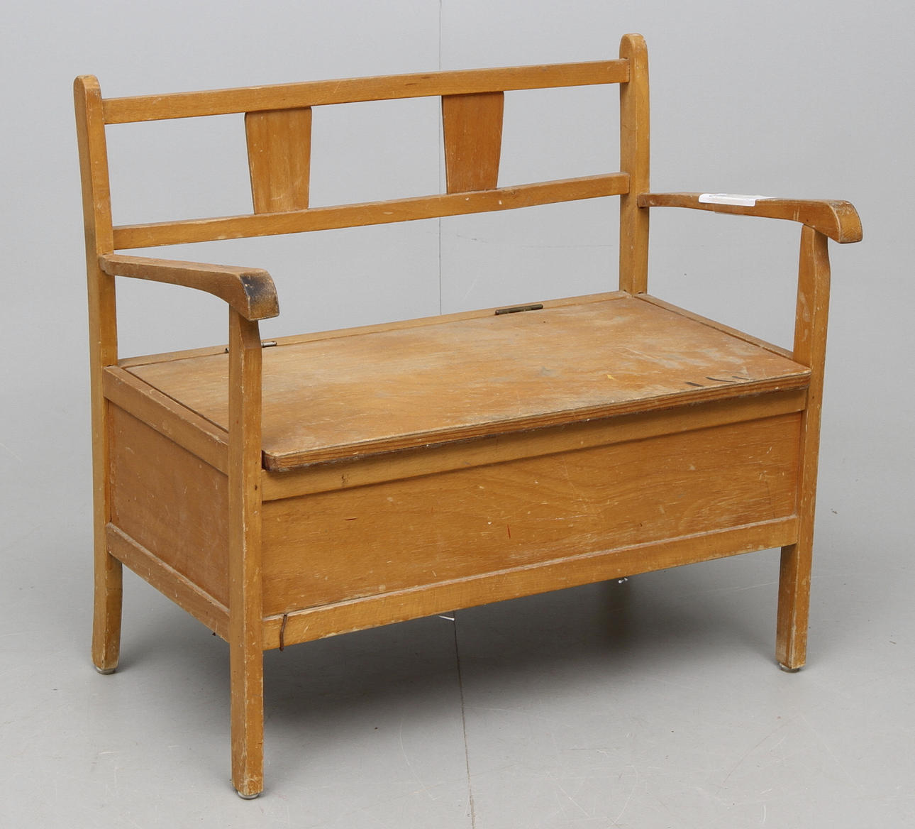 BARNSOFFA ,1900-talets mitt.